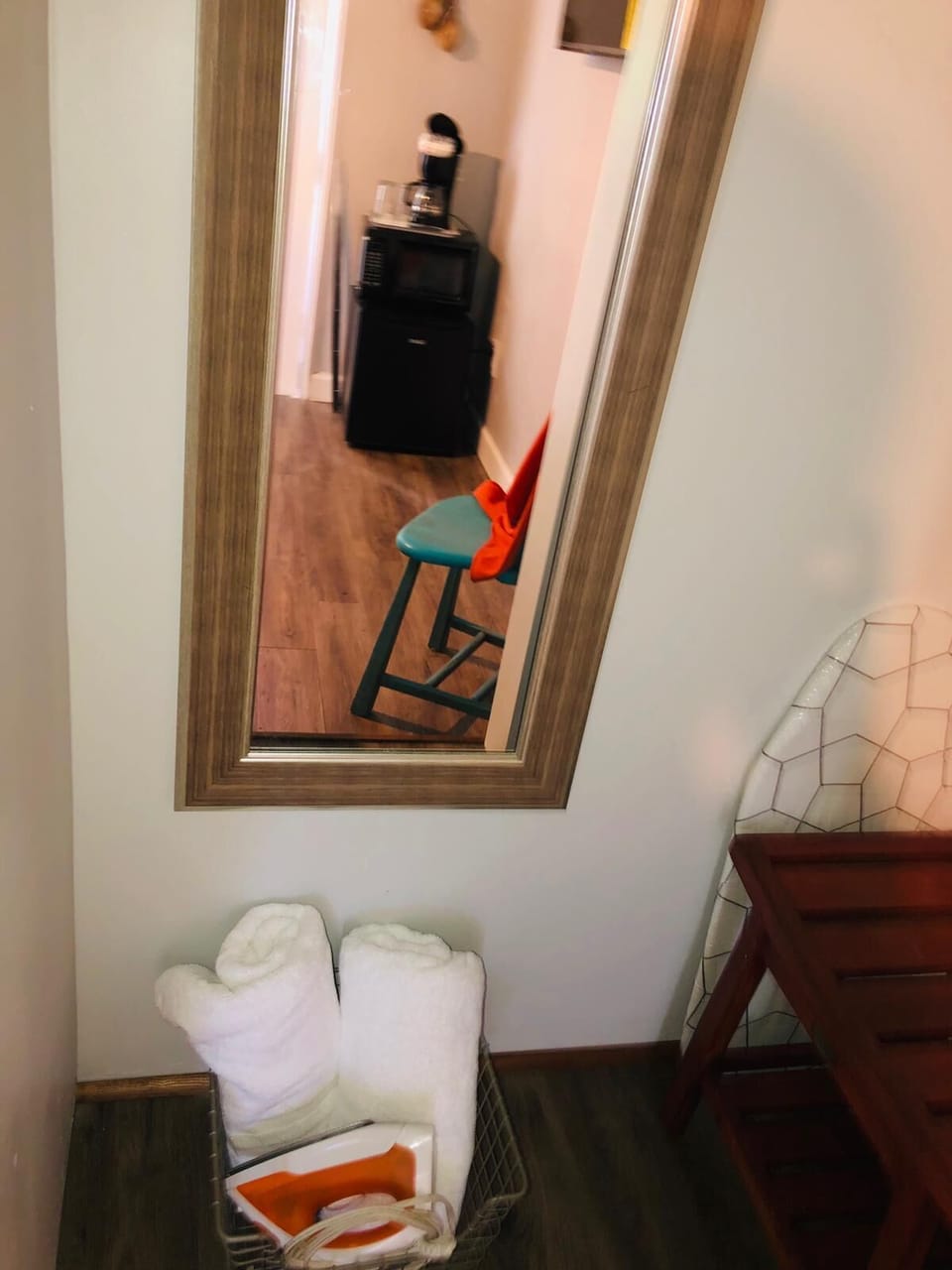 Hanger with fresh towels always on the ready