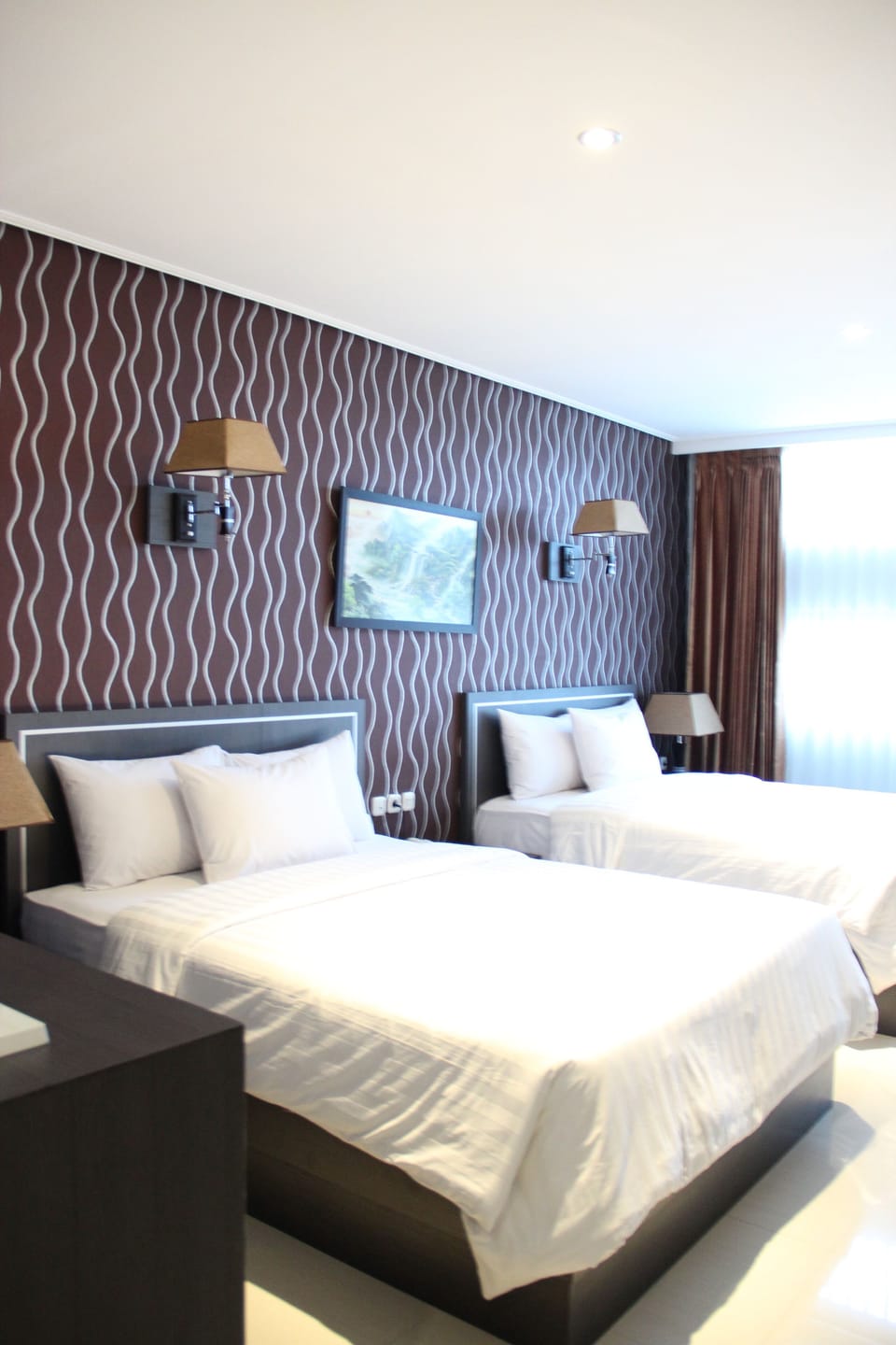 Family Room | Desk, soundproofing, free WiFi, bed sheets