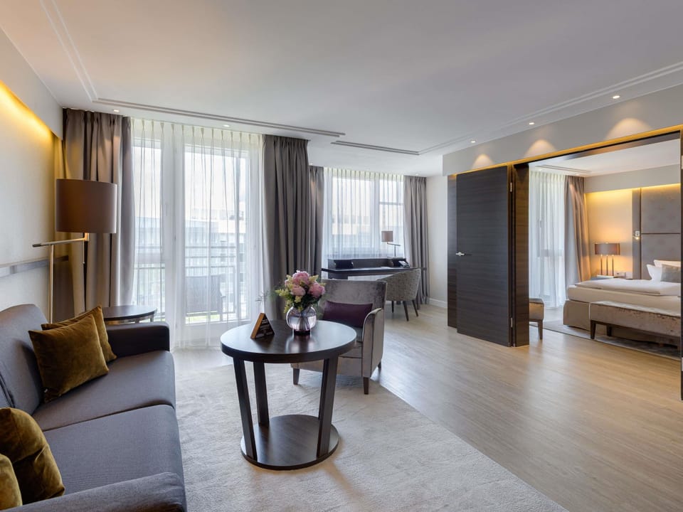 Superior Suite | Hypo-allergenic bedding, minibar, in-room safe, individually decorated