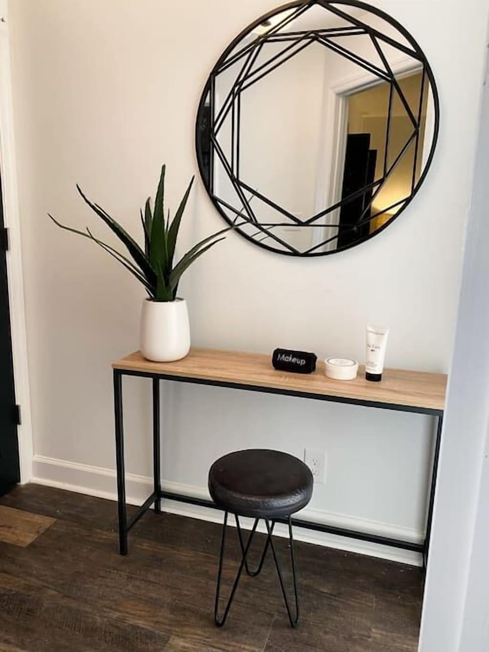 Foyer Table/Vanity Area