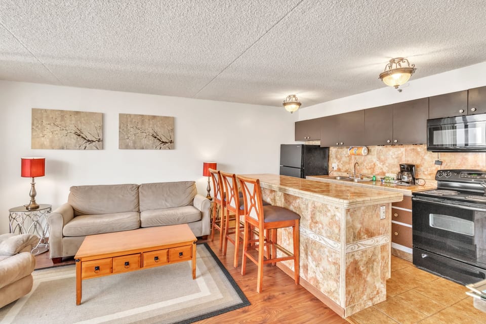 Condo, 1 Bedroom | Living area | Smart TV