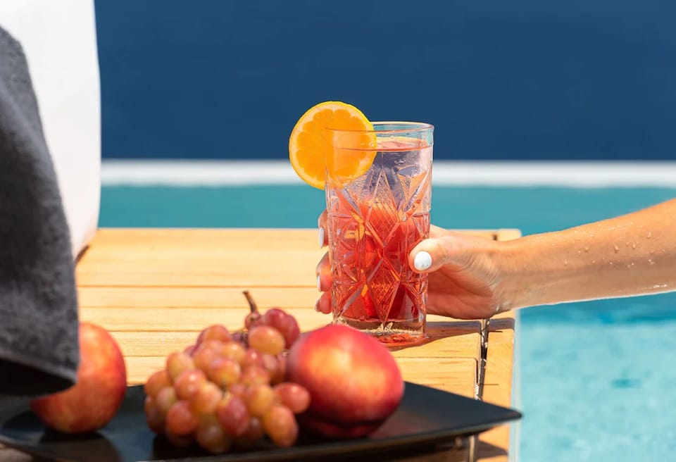 A refreshing drink by the pool is all you need on a hot summer day!