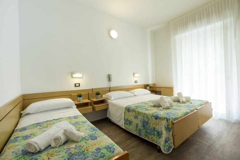 Standard Double or Twin Room | Desk, WiFi (free)