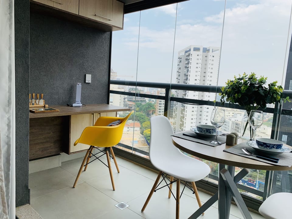 Business Studio | Balcony