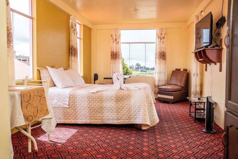 Studio Suite, 1 King Bed, Private Bathroom | Bed sheets