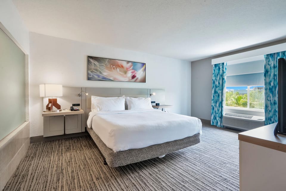 Select Comfort beds, in-room safe, desk, blackout drapes