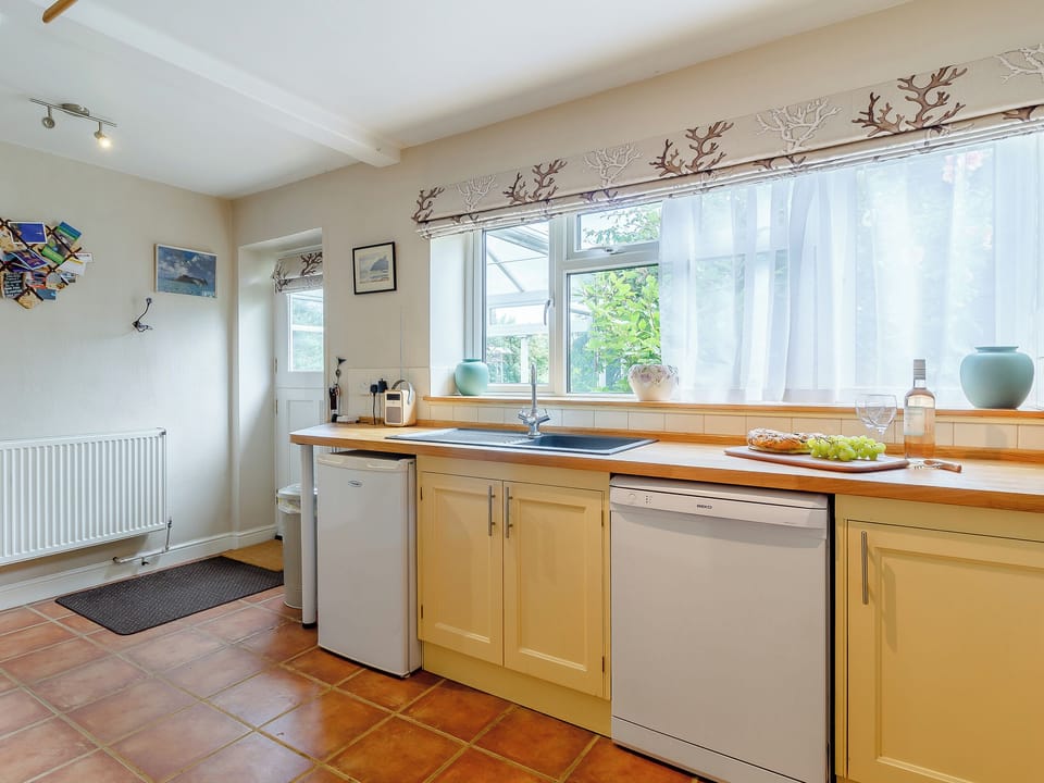 Kitchen | 42 Temple End, Blakeney