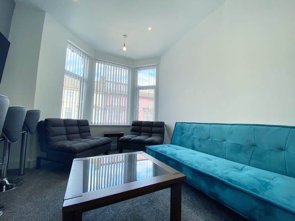 Apartment, Private Bathroom | Lounge