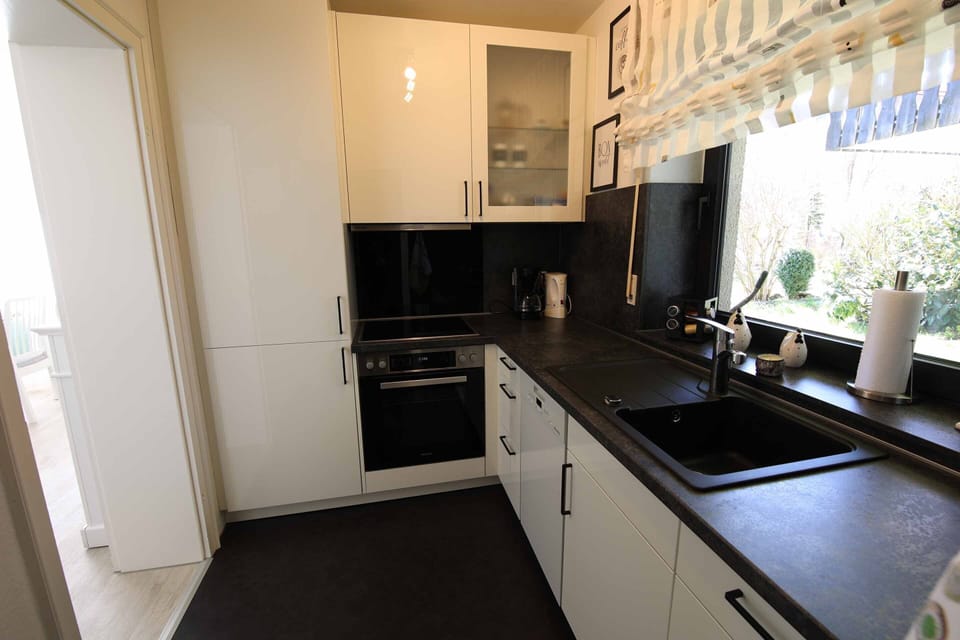 Apartment | Private kitchen | Fridge, oven, dishwasher, coffee/tea maker