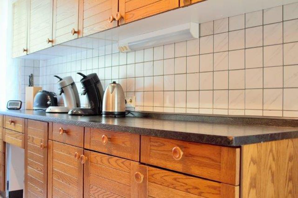 House | Private kitchen | Fridge, microwave, oven, stovetop