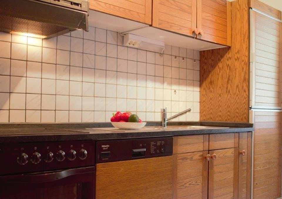 House | Private kitchen | Fridge, microwave, oven, stovetop