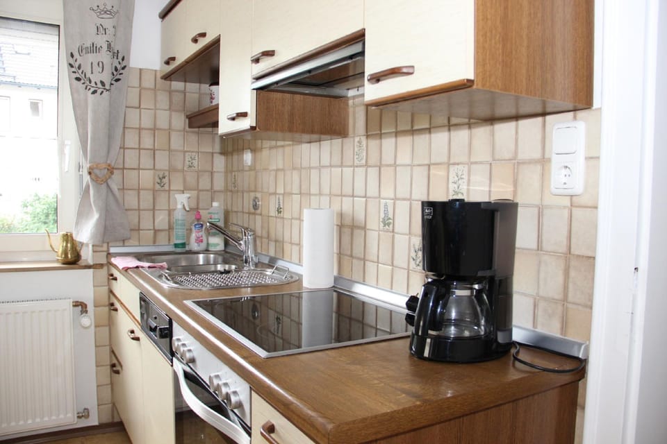 Apartment | Private kitchen | Fridge, microwave, oven, stovetop