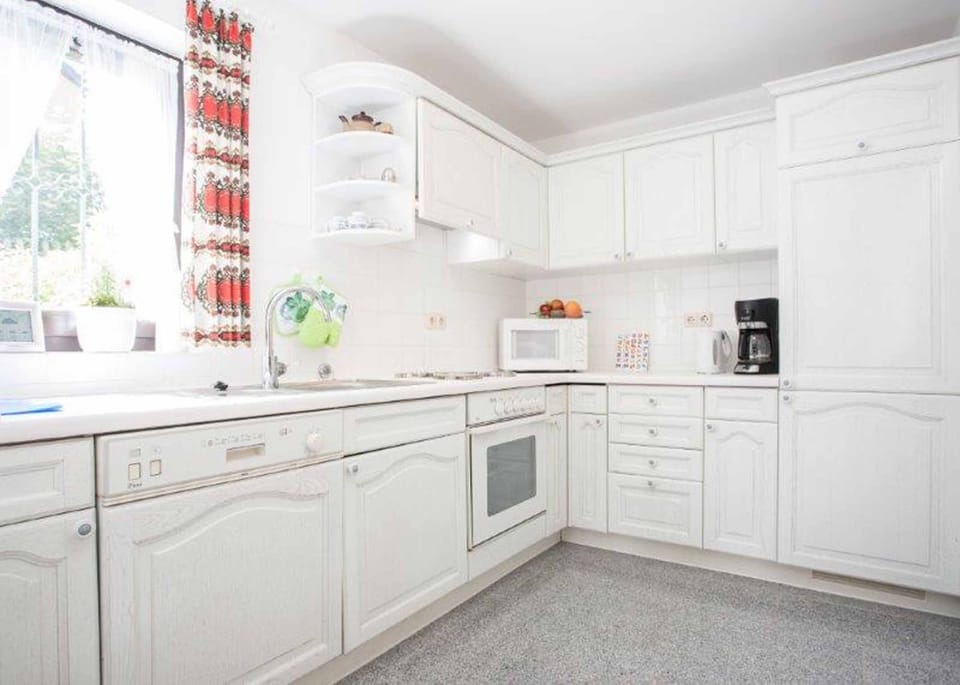 Apartment | Private kitchen | Fridge, microwave, oven, stovetop