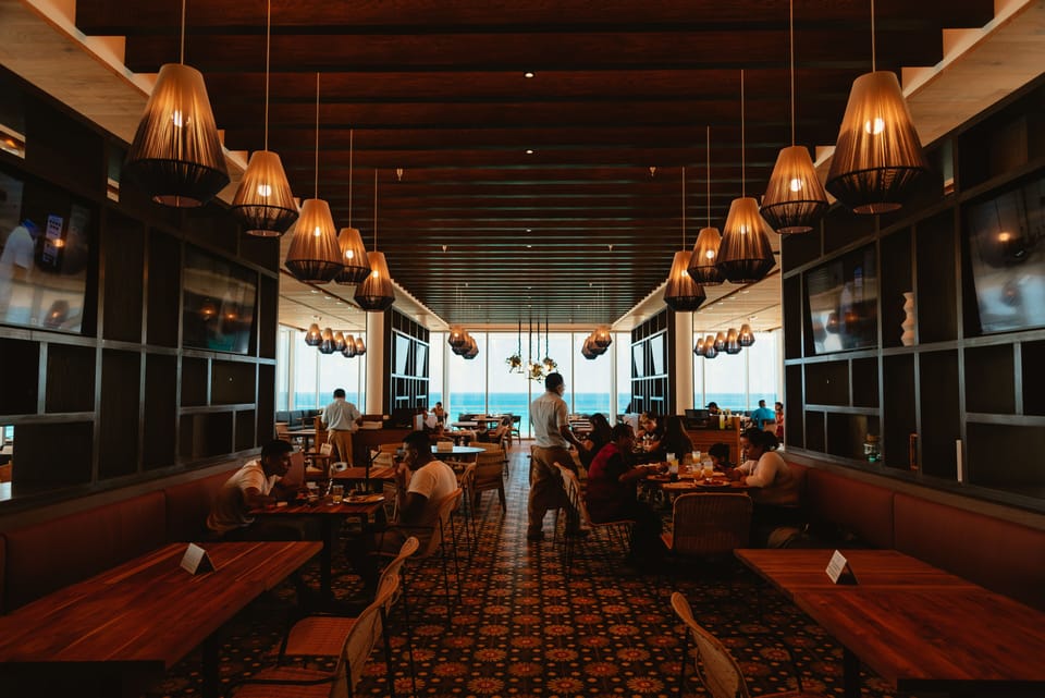 3 restaurants; breakfast, lunch, and dinner served