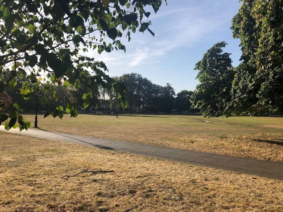 Clapham Common is just a few minutes walk up Battersea Rise 