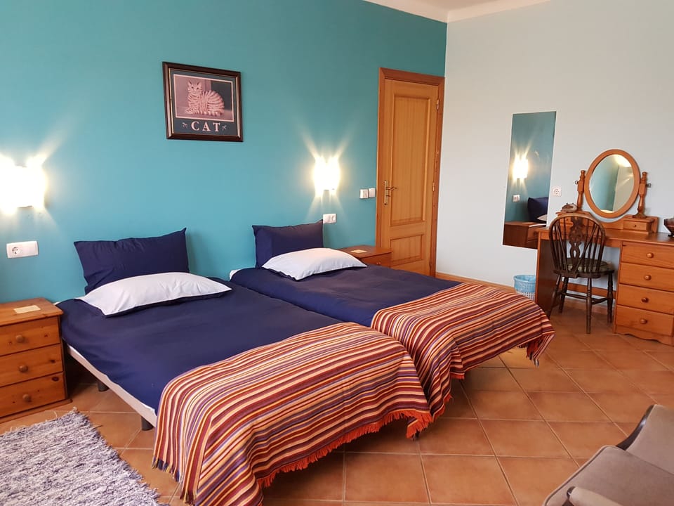 Bedroom 2 as twin. Can also be super king double. Fully wheelchair accessible.