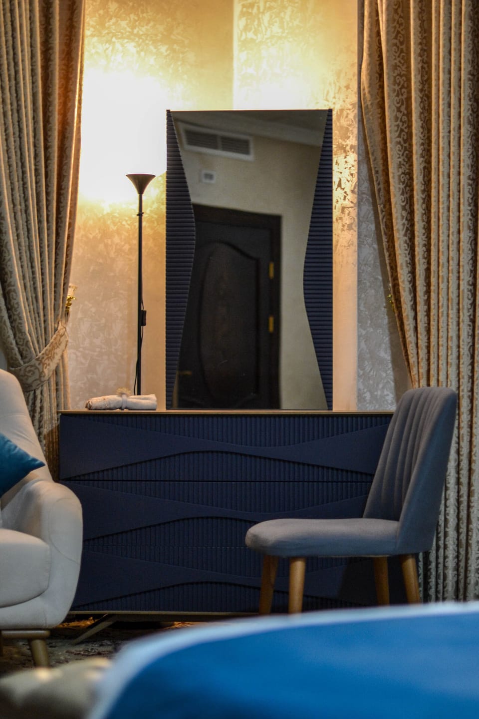 Royal Suite | Egyptian cotton sheets, premium bedding, down comforters, pillowtop beds