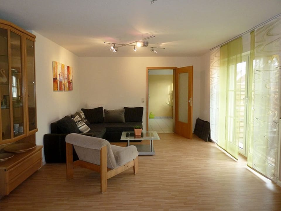 Apartment | Living area | Flat-screen TV