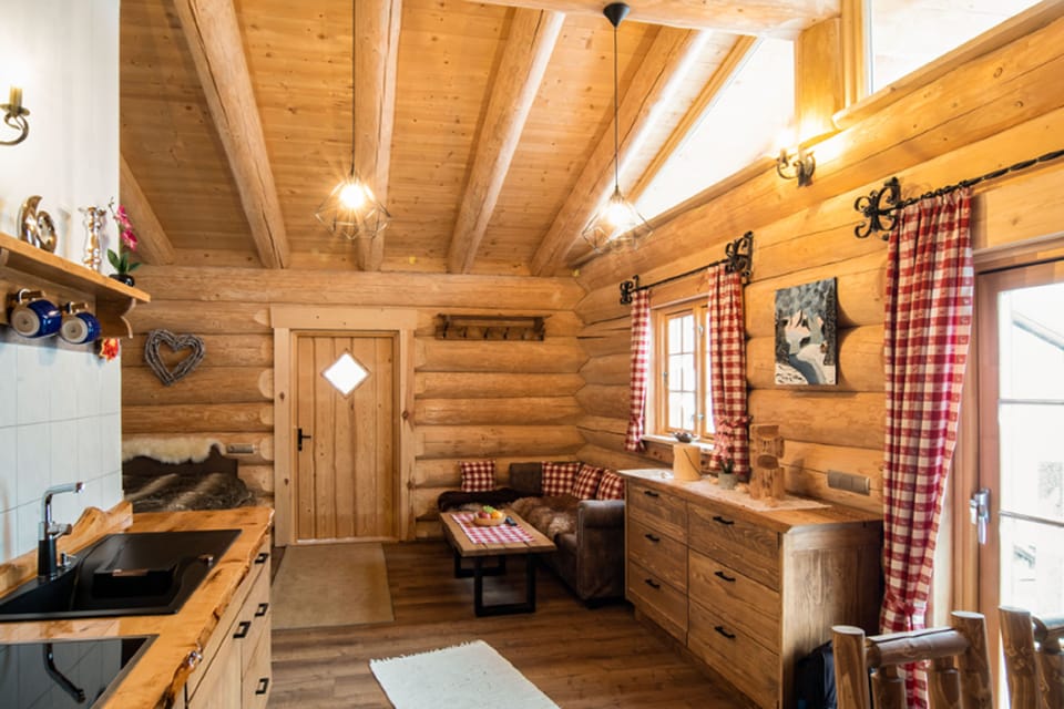 Chalet | Private kitchen | Mini-fridge, oven, stovetop, coffee/tea maker