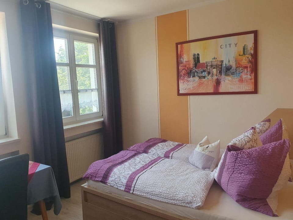 Double Room | Free WiFi, bed sheets