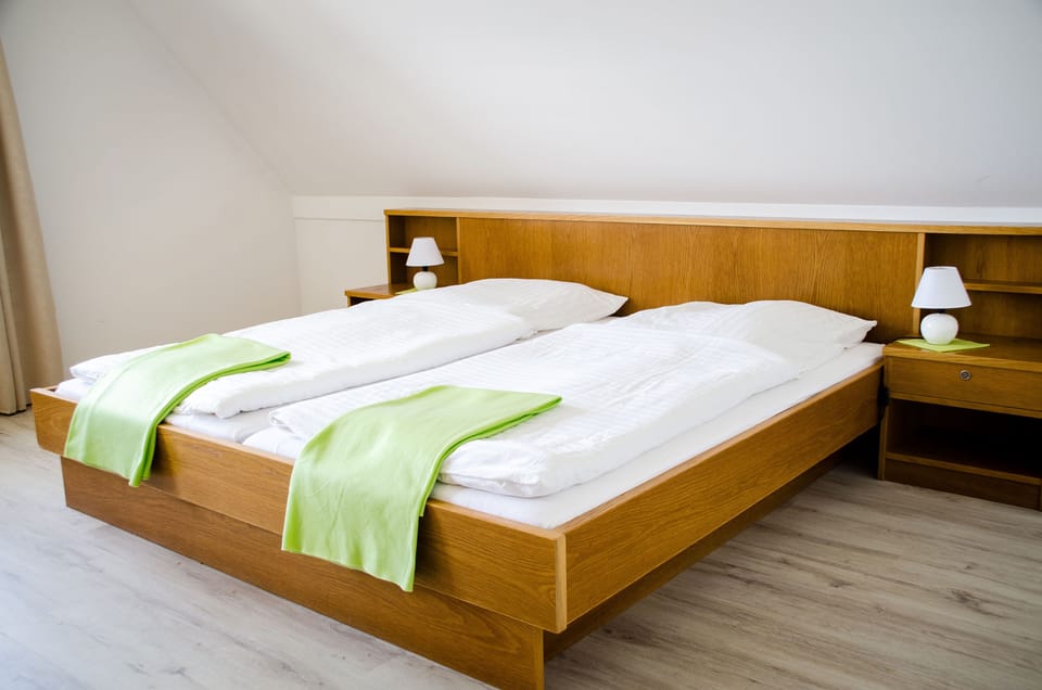 Double Room | Free WiFi, bed sheets