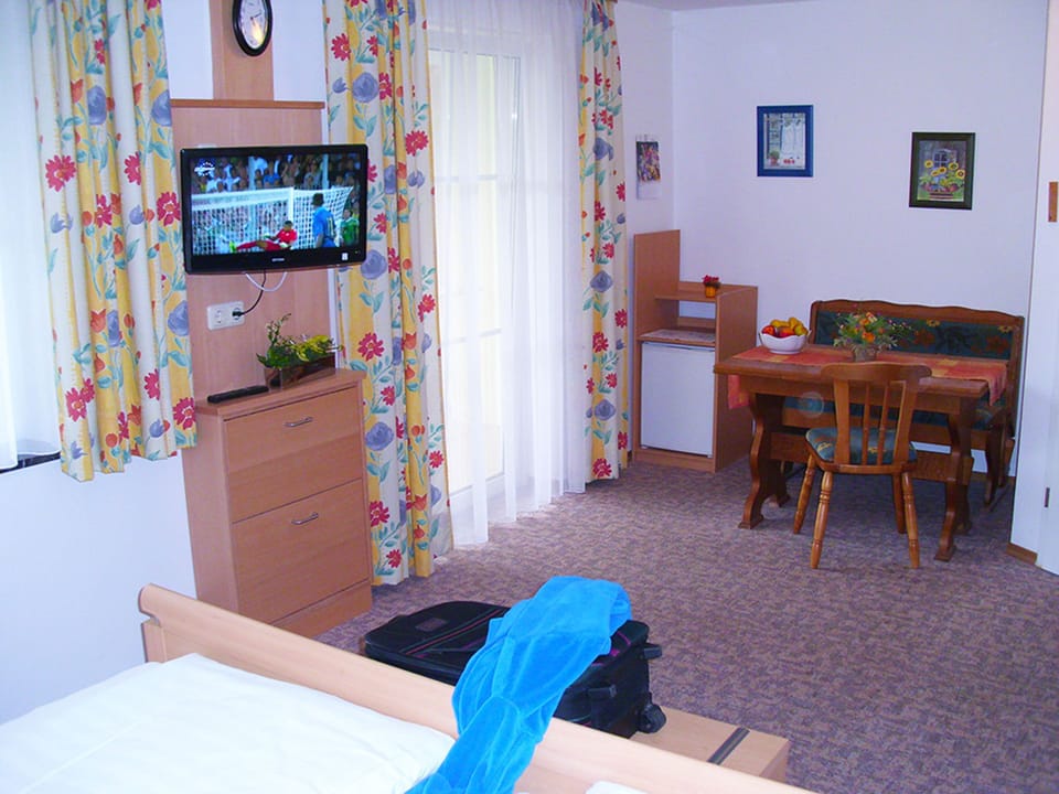 Double Room | Free cribs/infant beds, free WiFi, bed sheets