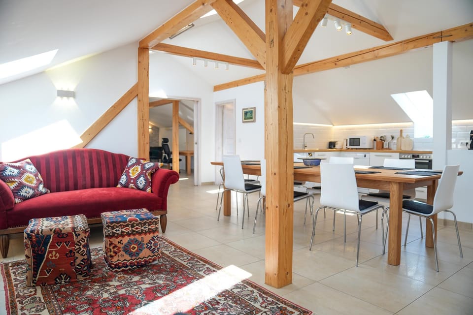 Senior Loft | Living area | Flat-screen TV