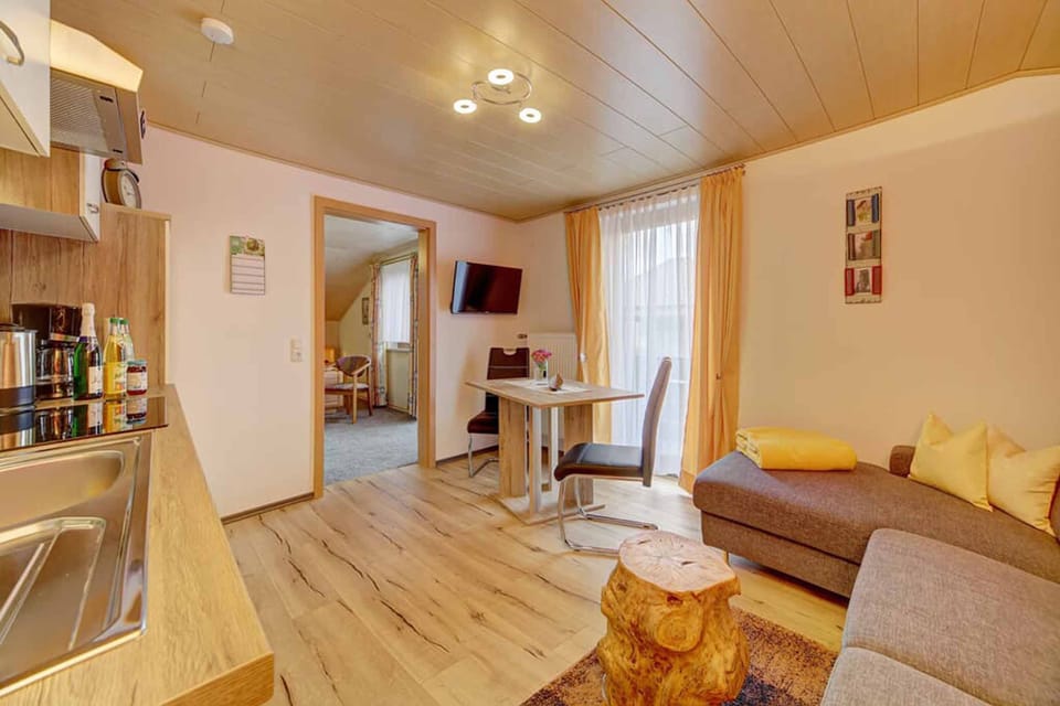 Apartment | Living area | 32-inch TV with satellite channels
