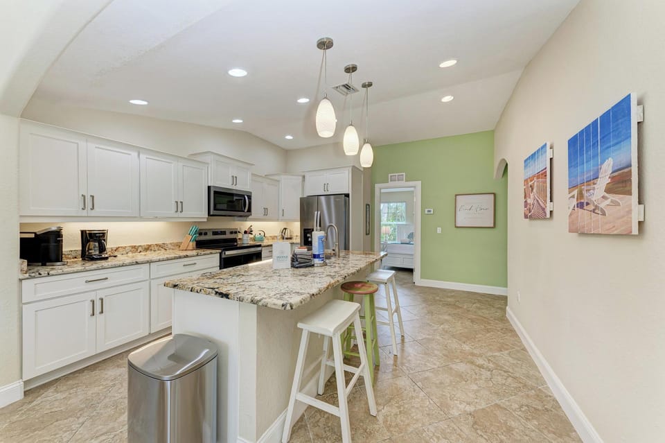 Palms Beach West Kitchen (1)