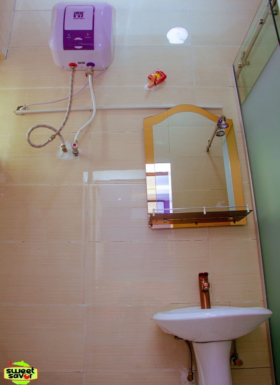 Studio Room (1) | Bathroom shower