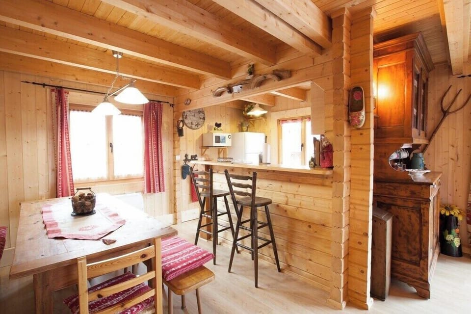 Chalet Dining/Kitchen area
