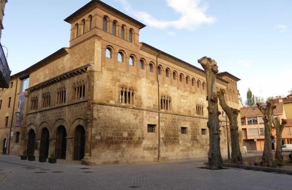 IRAIPE ESTELLA ROOMS Bed and Breakfast in Estella