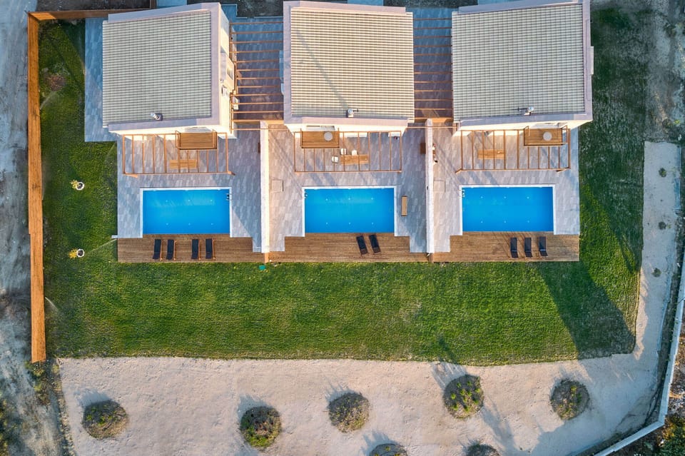 Designed to offer you the Luxury you Deserve with 3 Private Pools.