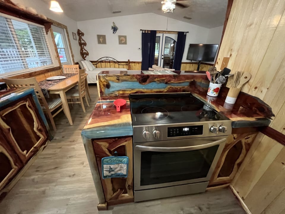 New kitchen and appliances