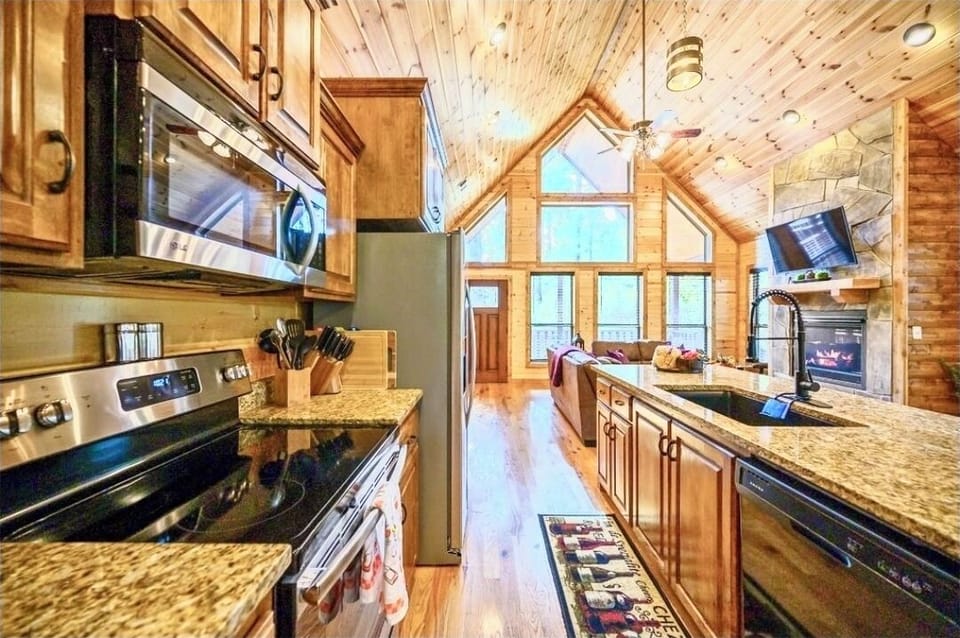 Fully equipped & stocked kitchen 