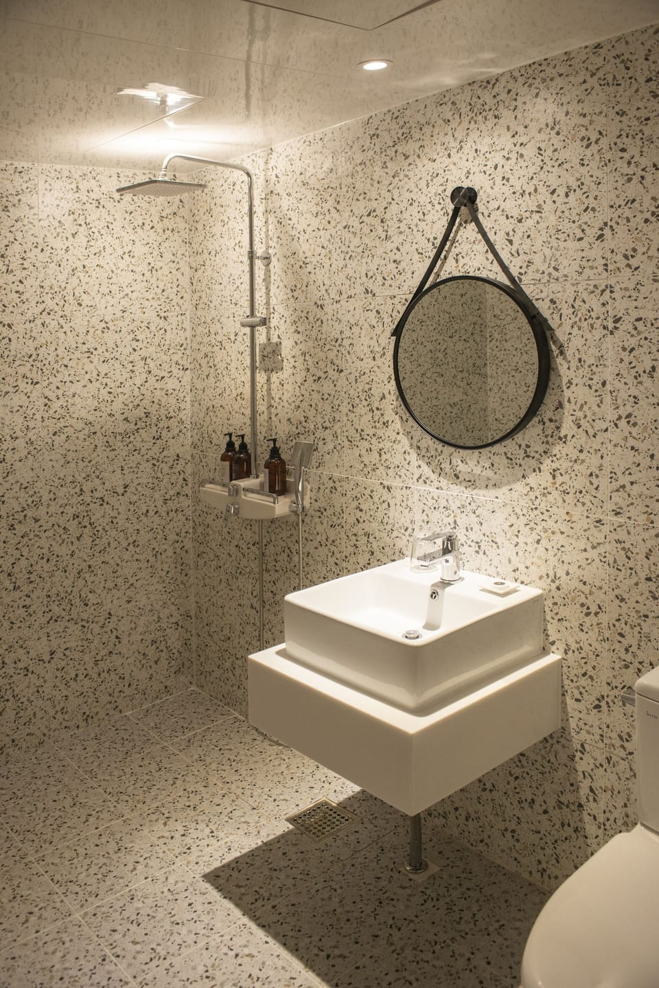 Deluxe Room, Non Smoking, City View | Bathroom | Shower, hair dryer, bathrobes, slippers
