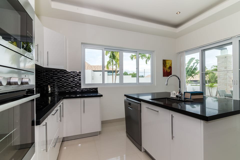 4-Bedrooms Villa with Private Pool | Private kitchen | Fridge, microwave, oven, stovetop