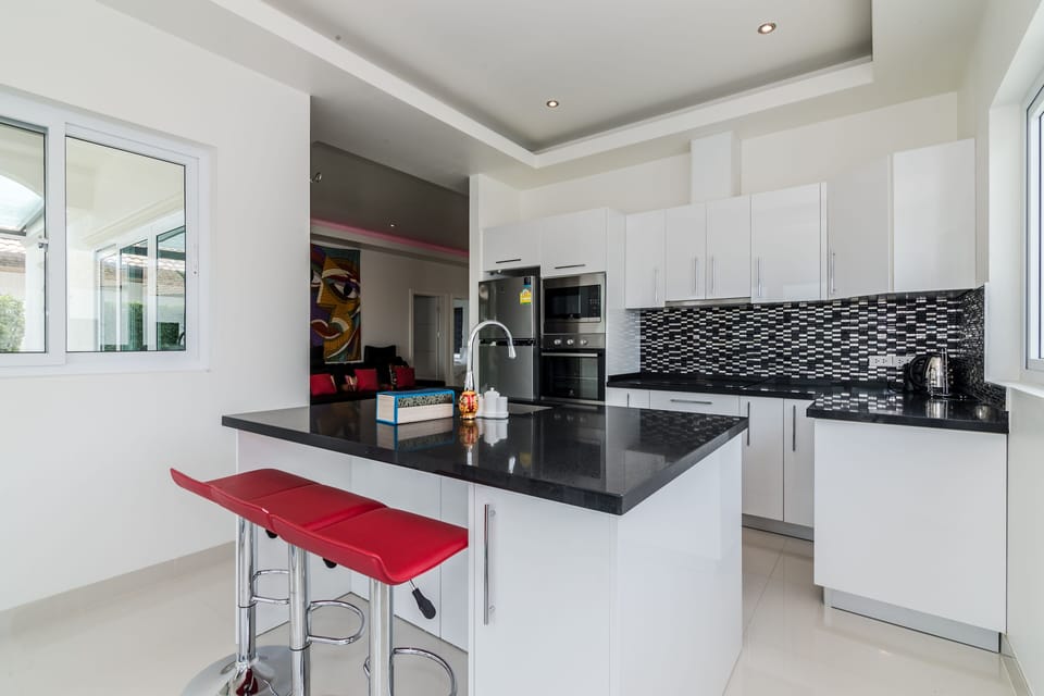 4-Bedrooms Villa with Private Pool | Private kitchen | Fridge, microwave, oven, stovetop