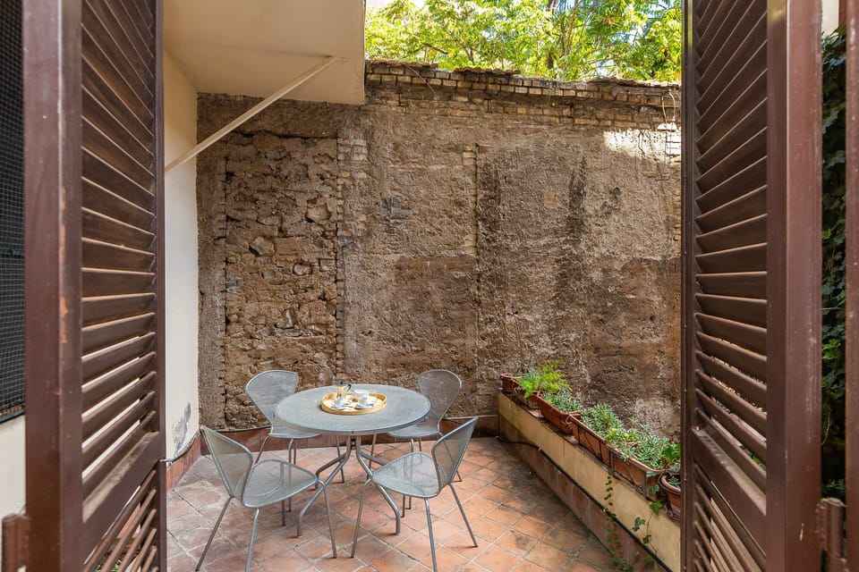 Very nice balcony to enjoy your moment outdoor.
