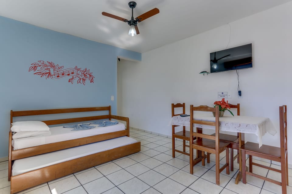 Standard Quadruple Room | In-room dining