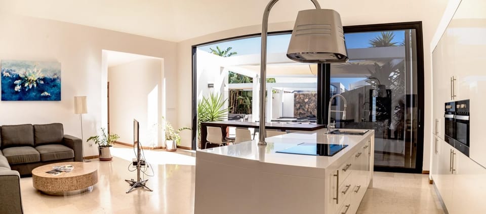 Casa Paloma with heated pool in El Roque (2953)