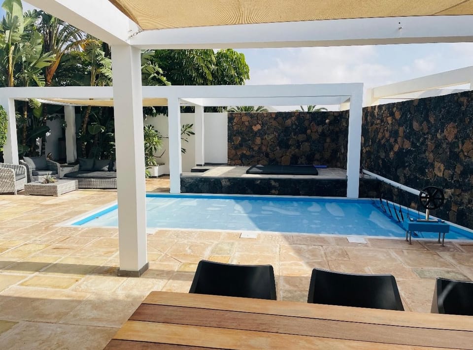Casa Paloma with heated pool in El Roque (4127)