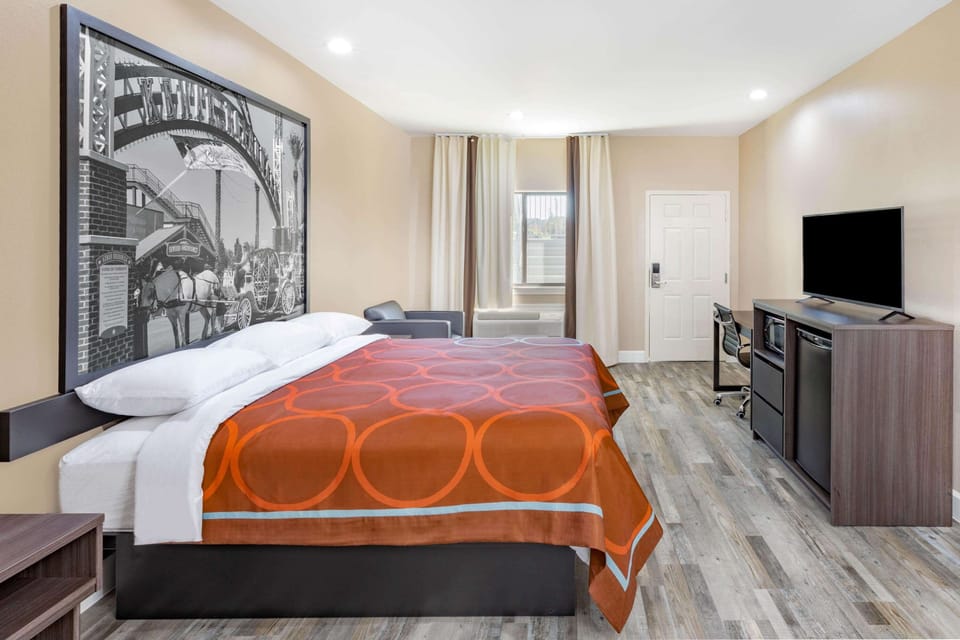 Room, 1 King Bed, Accessible, Non Smoking (Mobility/Hearing Impaired) | Pillowtop beds, desk, laptop workspace, iron/ironing board