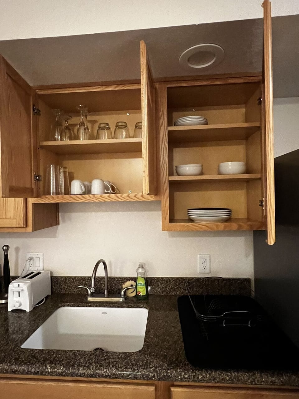 Deluxe Studio | Private kitchenette | Coffee/tea maker, full-size fridge, microwave, oven