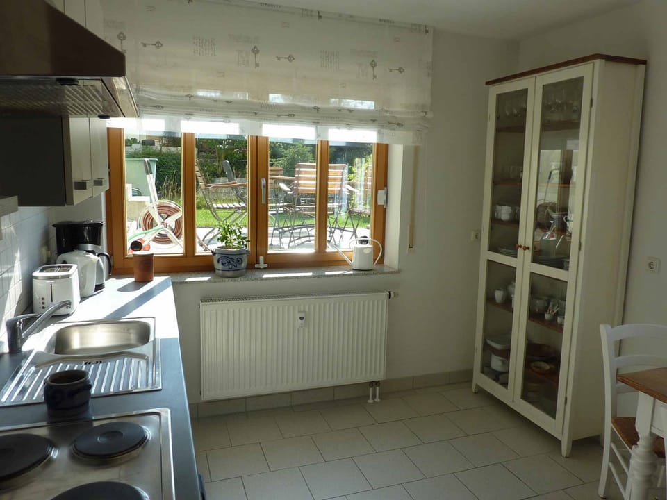Apartment | Private kitchen | Fridge, microwave, oven, stovetop