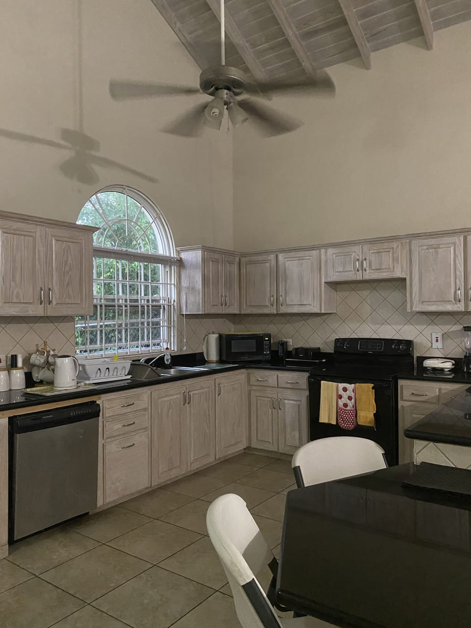 Spacious well equipped kitchen