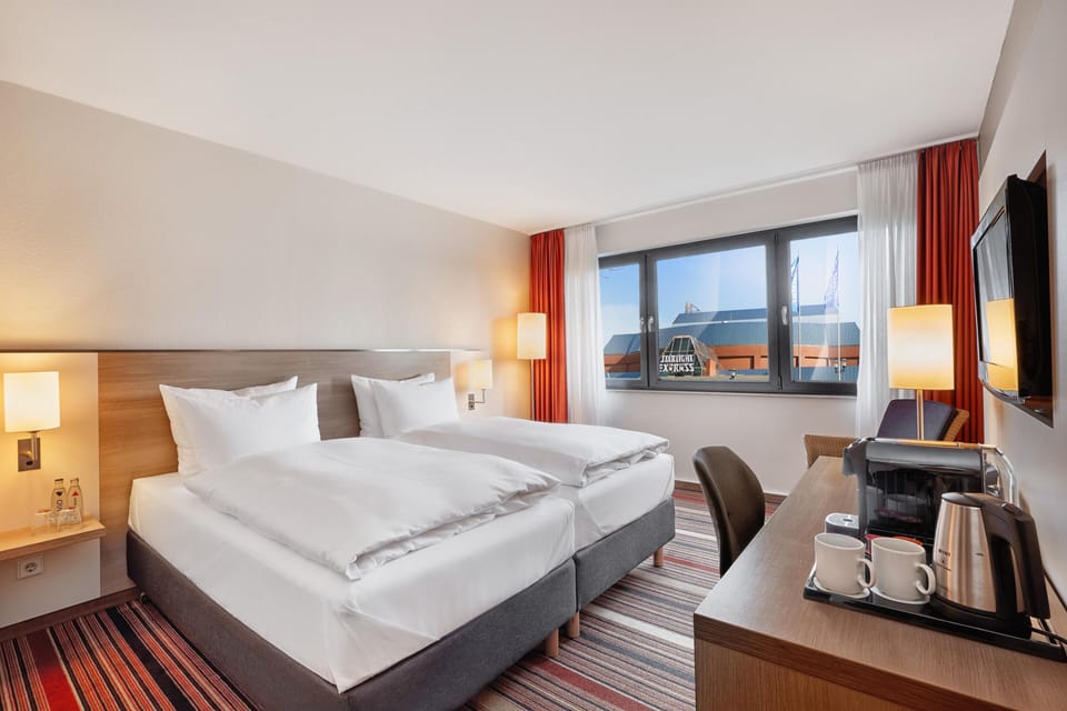 In-room safe, desk, soundproofing, free WiFi