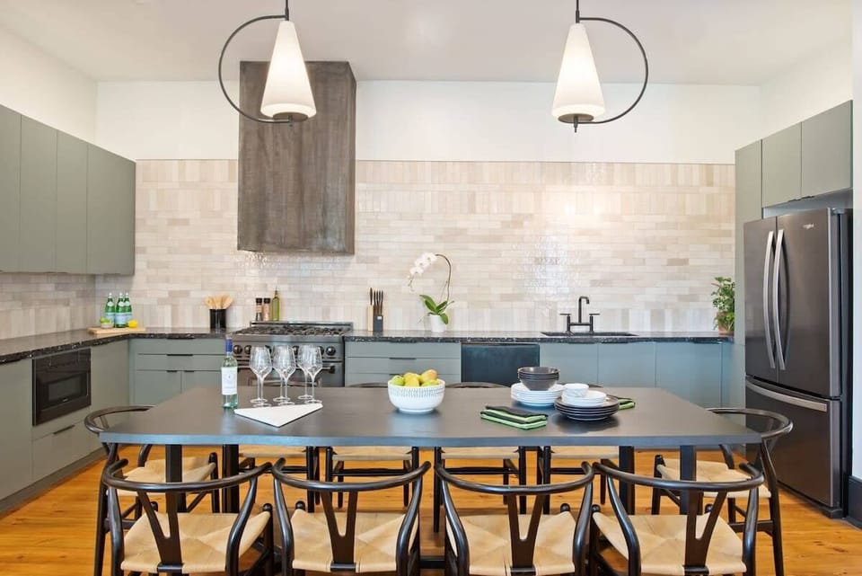 Dining Area | Single-Level Unit | Indoor Dining Table | Adjacent to Kitchen