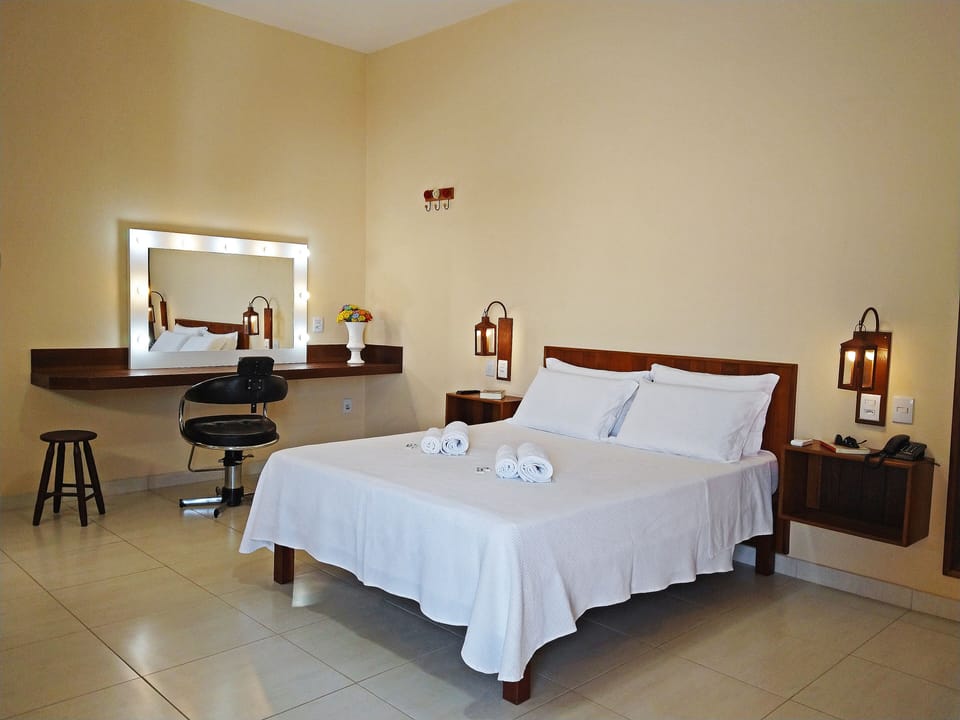 Deluxe Double Room, 1 Queen Bed | Minibar, individually furnished, desk, laptop workspace