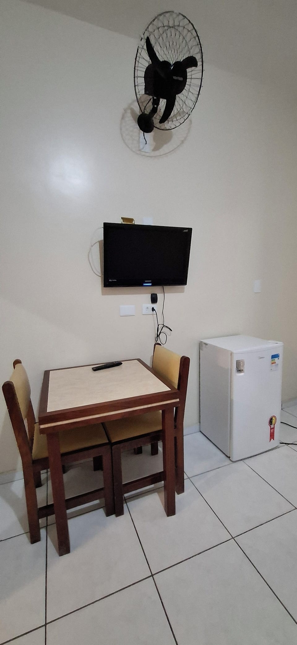 Minibar, desk, WiFi (free), bed sheets